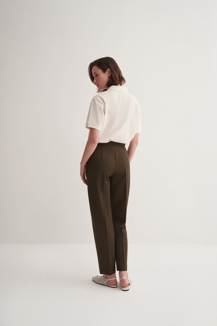 Kk Design Pleated Carrot Trousers Khaki
