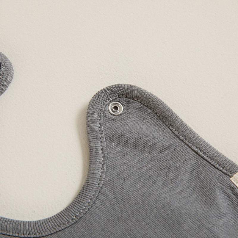Chakra Little Driver Bib Anthracite
