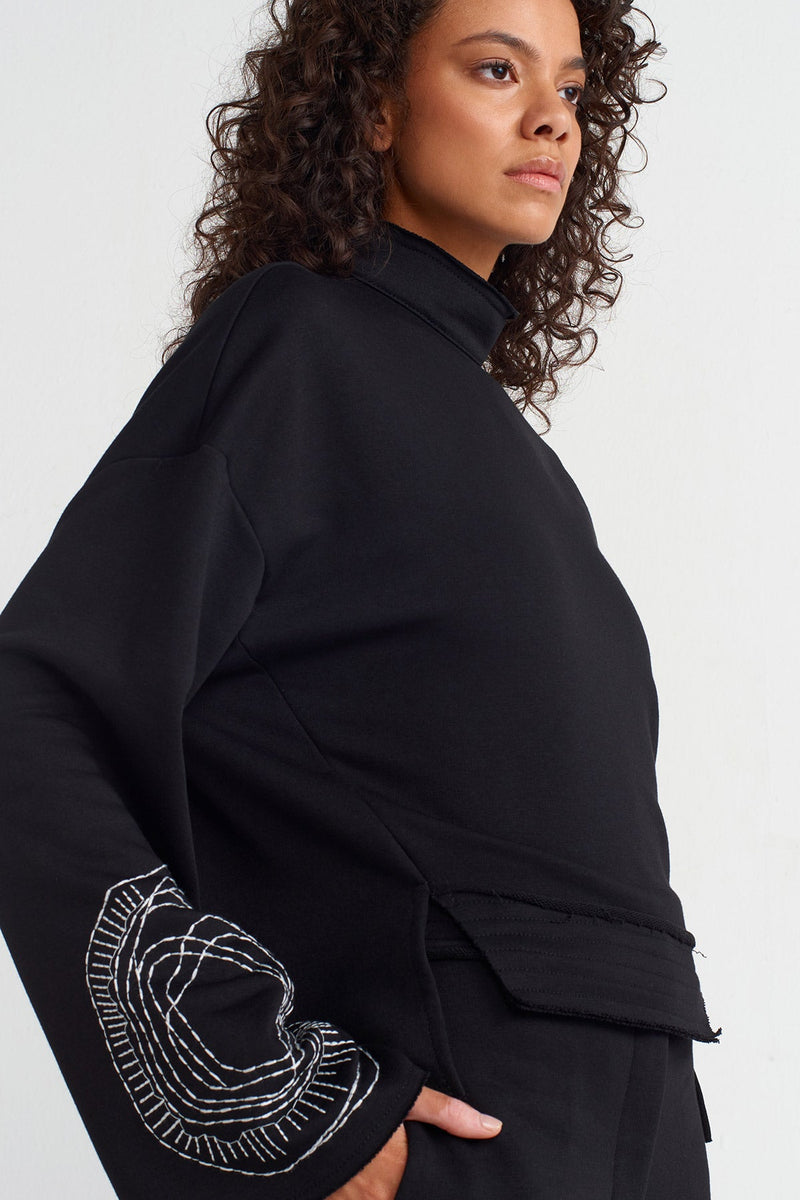 Nu Embroidered Sleeve Sweatshirt Black/Offwhite