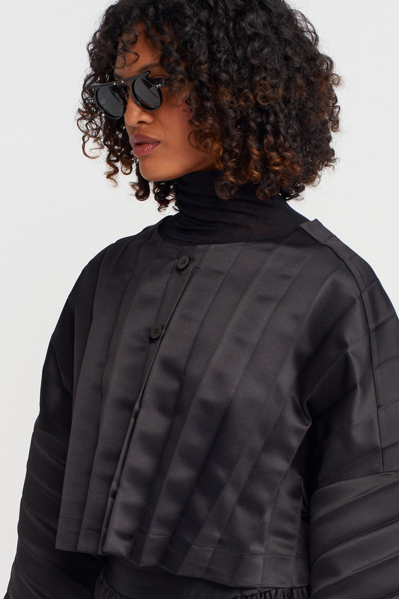 Nu Pleated Crop Jacket Black