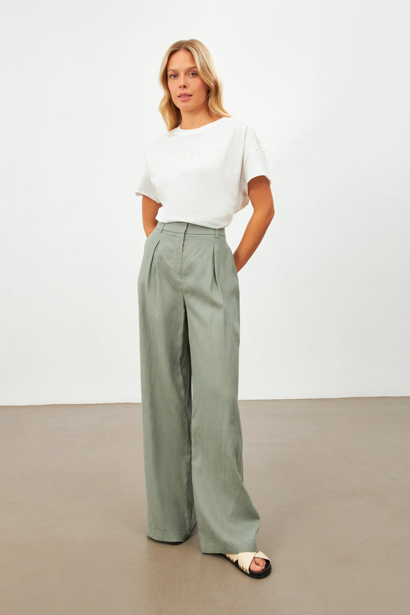 Setre Pleat Detailed Linen Trousers Olive