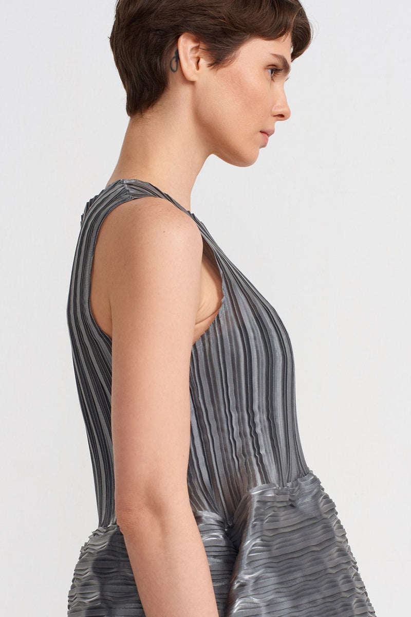 Nu Sleeveless, Puffy Pleated Blouse Silver