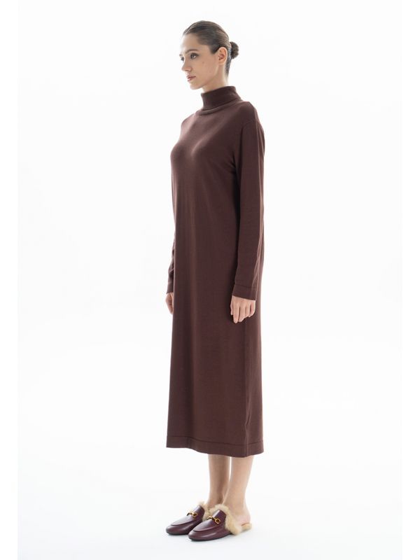 Choice Turtleneck Midi Dress Brown