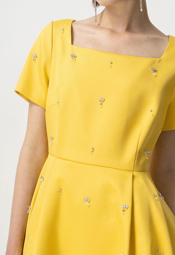 Choice Short Sleeves Embellished Midi Dress Yellow