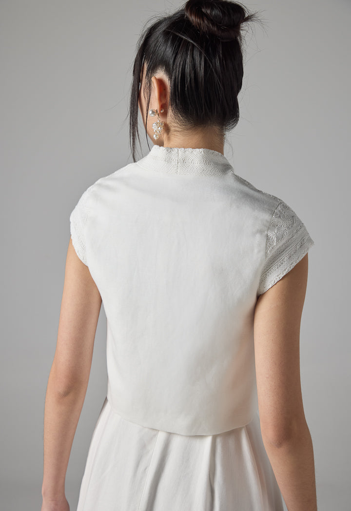 Choice Sleeveless Embroidered Cropped Gilet - Ramadan Style Off White