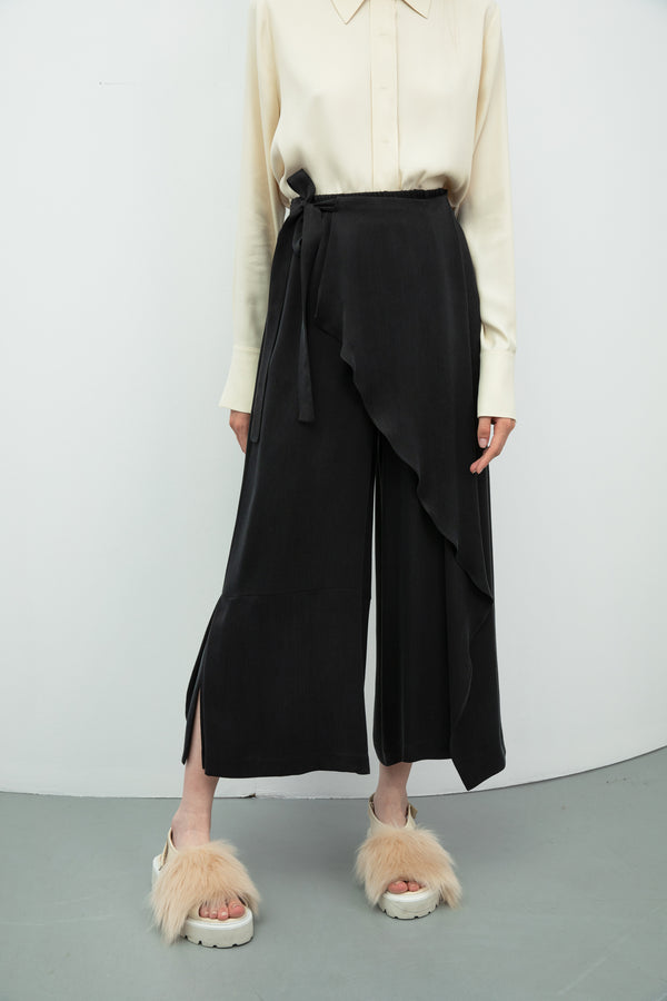 Baqa Front-Overlap Detail Trouser Black