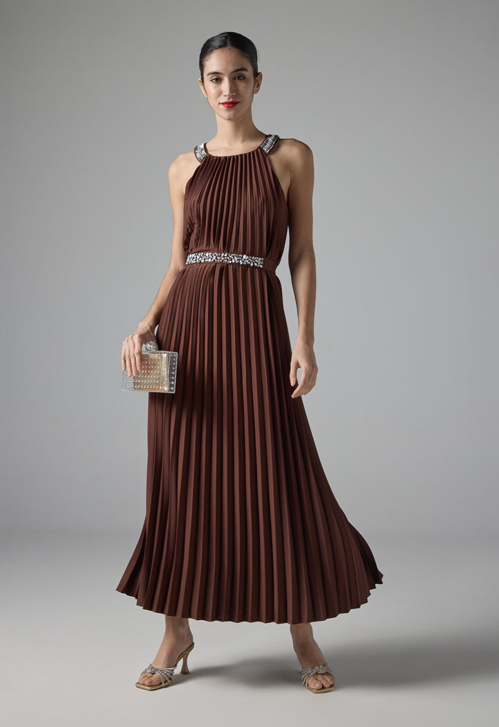 Choice Solid Pleated Sleeveless Dress Brown